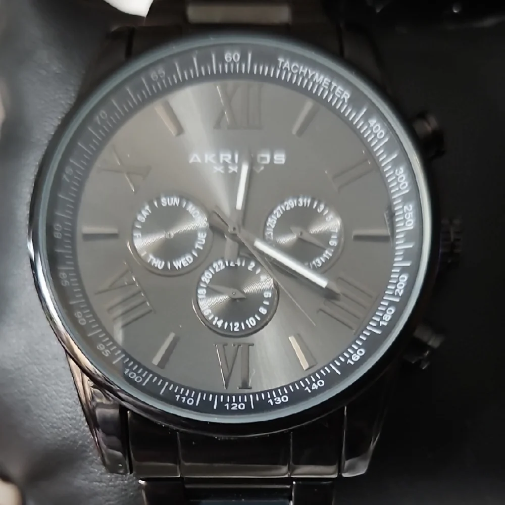 Akribos XXIV Elegant Black Timepiece
